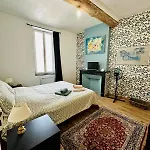 Villa Maison De Village Avec Piscine 8 Personnes *