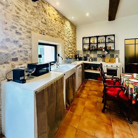 Maison De Village Avec Piscine 8 Personnes *