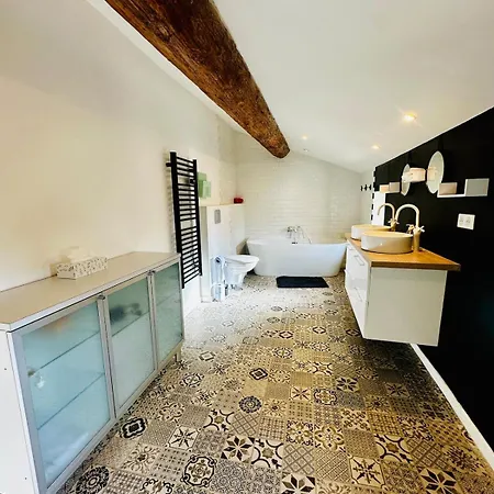 Maison De Village Avec Piscine 8 Personnes Willa *