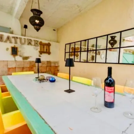 Maison De Village Avec Piscine 8 Personnes * Ouveillan