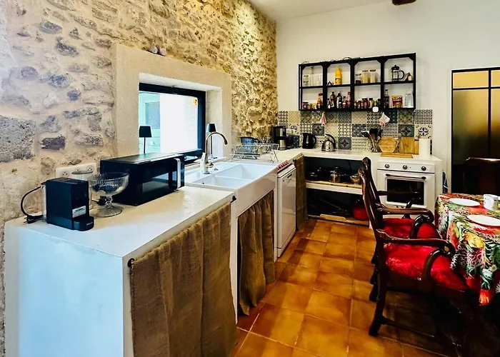 Maison De Village Avec Piscine 8 Personnes *
