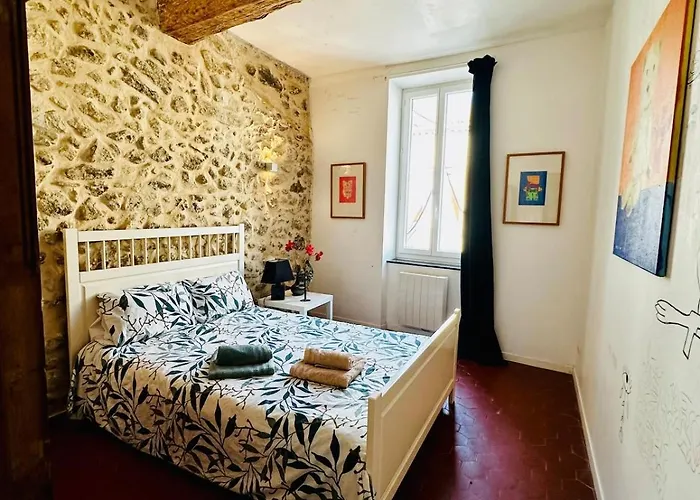 Maison De Village Avec Piscine 8 Personnes Villa Ouveillan