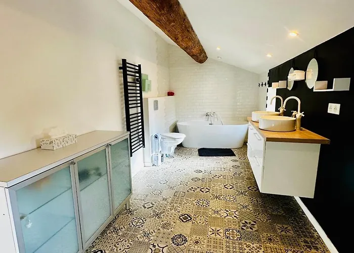 Maison De Village Avec Piscine 8 Personnes Villa *