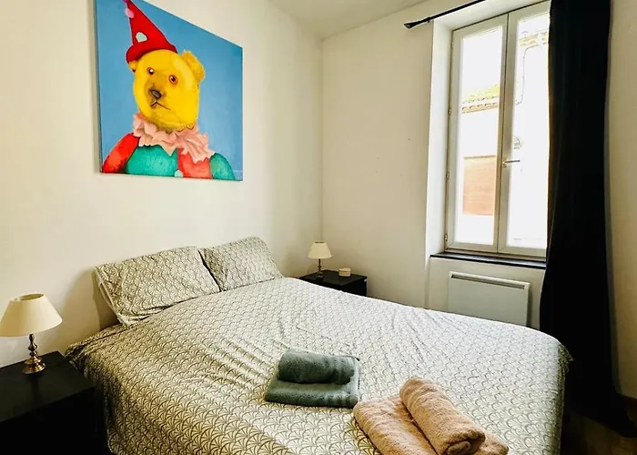 Maison De Village Avec Piscine 8 Personnes *