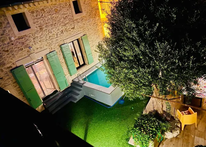 Maison De Village Avec Piscine 8 Personnes * Ouveillan